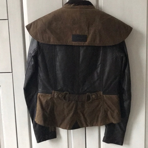 Barbour fashion coat with detachable quilted vest - Picture 2 of 5